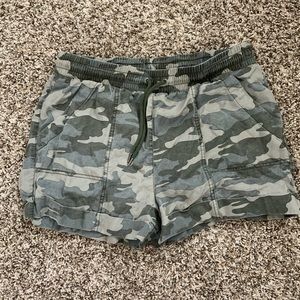 Camo Elastic Cargo Shorts